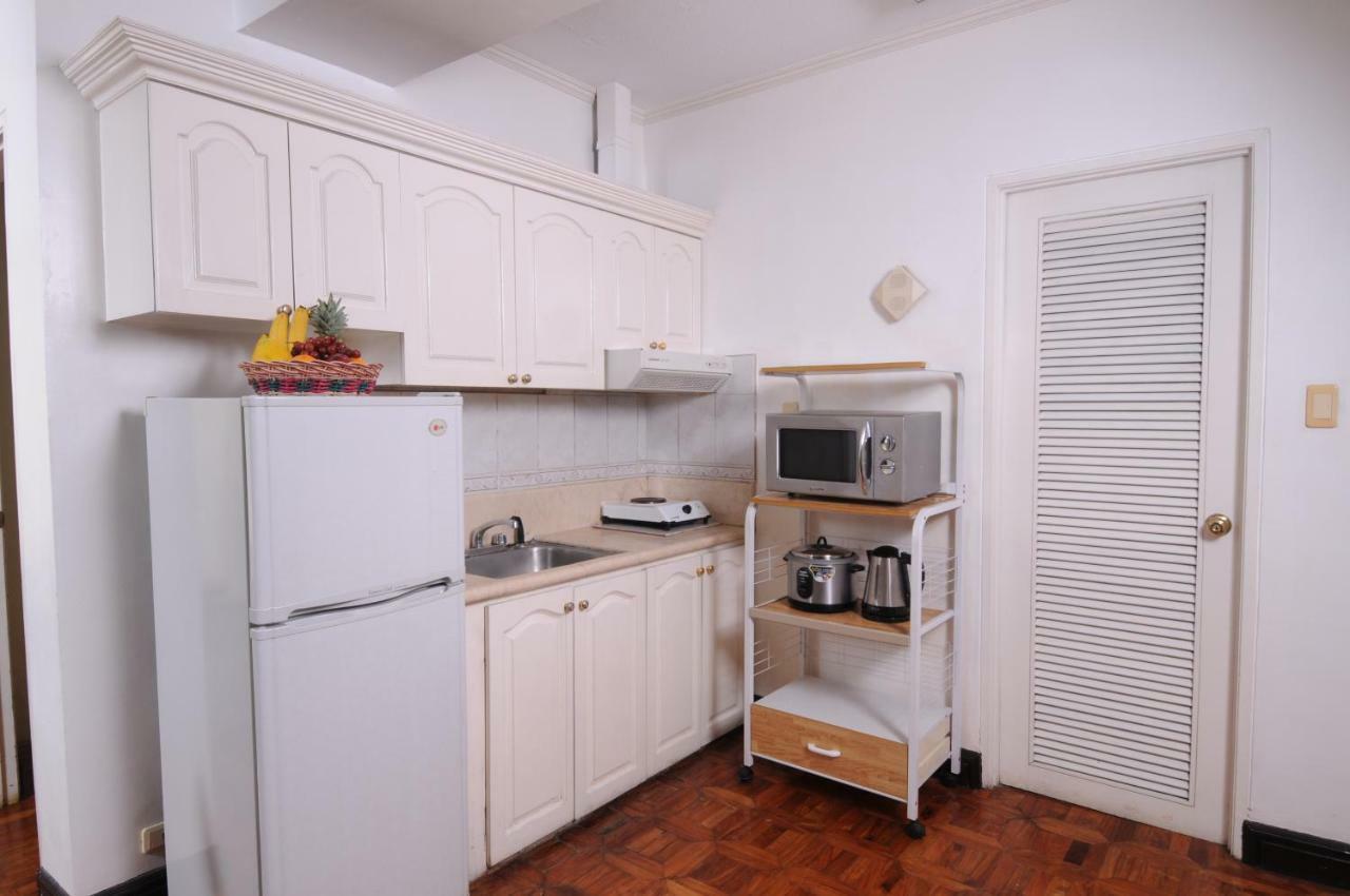 Bsa Suites Makati City Buitenkant foto